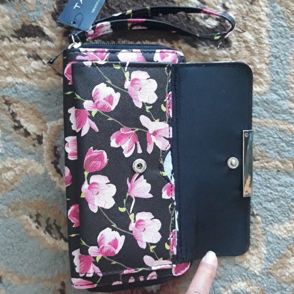 *Host Pick*Tahari RFID pretty wristlet - Picture 15 of 16